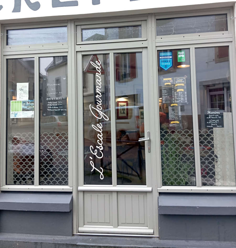 vitrine l'escale gourmande à Concarneau